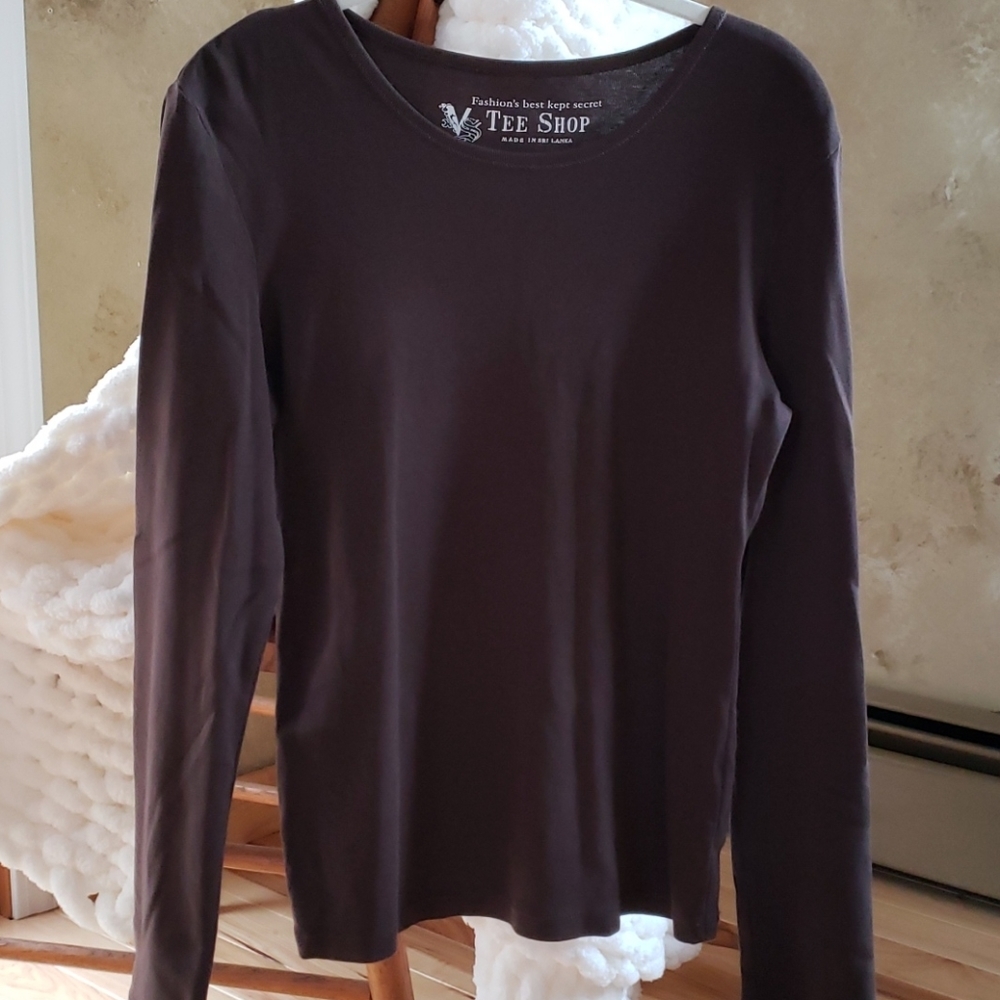 VS Moda International Tee Shop